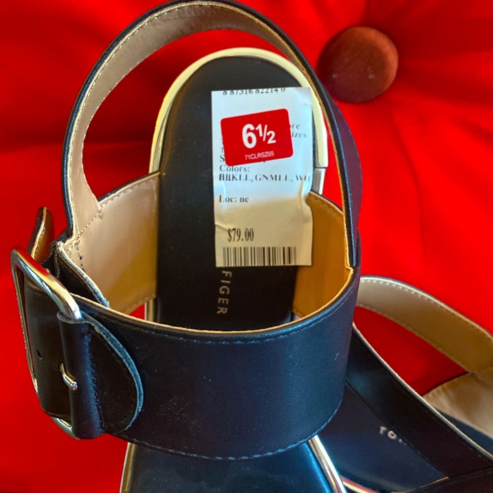 New Tommy Hilfigers - Picture 7 of 8